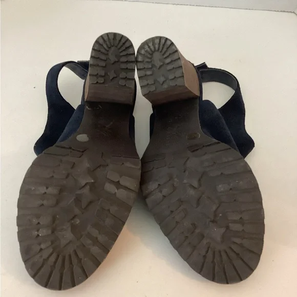 Lord & Taylor 424 Fifth Leather Deanna Navy Slingback Heels Mules Size 8 - Picture 10 of 13